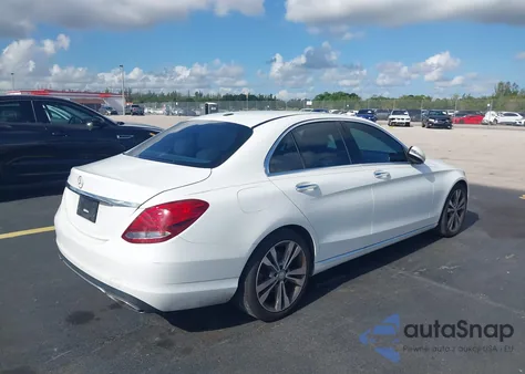2015 Mercedes-Benz C 300 Luxury/Sport из США, поврежденный, VIN 55SWF4JBXFU064488
